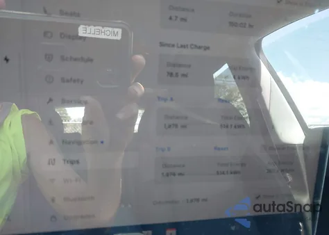 2026 Tesla Model Y Long Range Dual Motor All-Wheel Drive/Long Range Launch Series из США, поврежденный, VIN 7SAYGDEE9TA389415